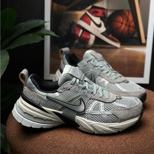 NWT Nike V2K Run Light Pumice Sneakers Women’s Sz 9